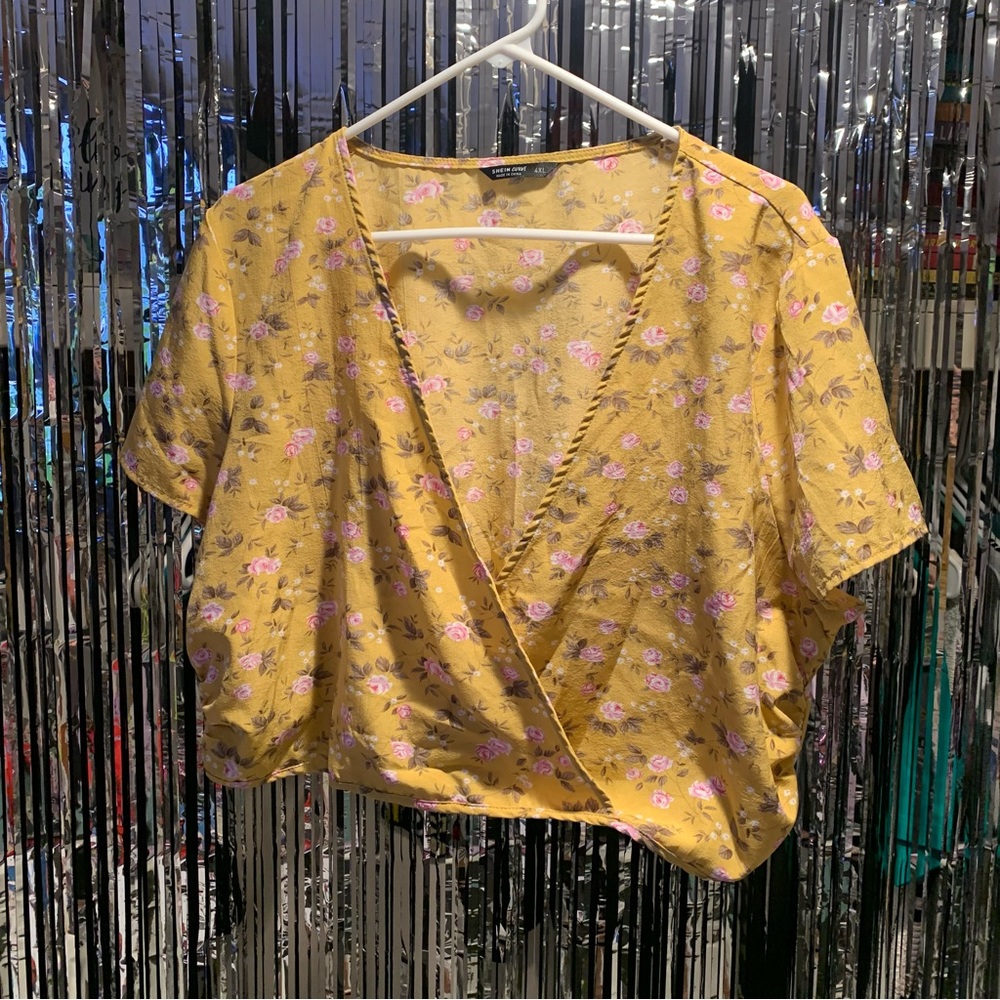 SHEIN Yellow Floral Crop Top Size 4X